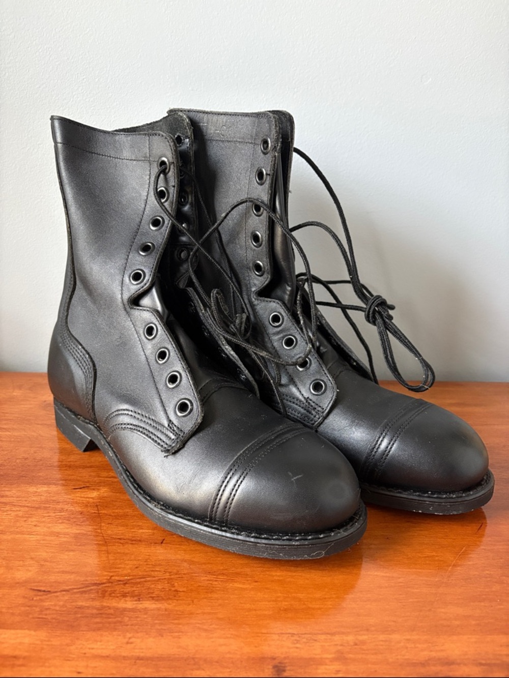 Men's Black Leather Cap-Toe Lace-Up Boots